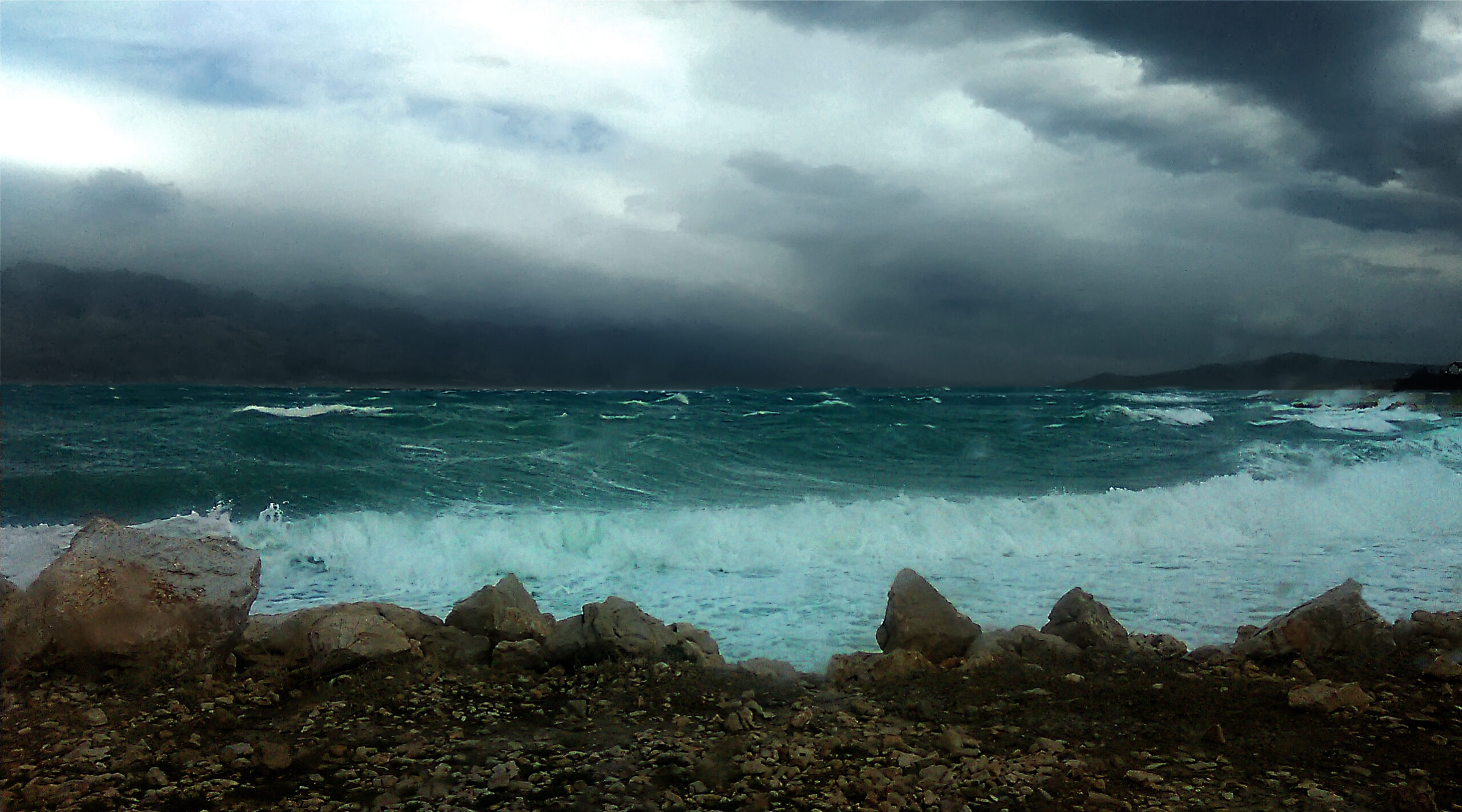 Ciklona Dorothy; 14. studenog 2004., mediteranski uragan?